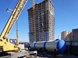 Однокорпусная система очистки дождевых сточных вод Samitech ST-OP-OM-SB устанавливается для эксплуатации в ЖК